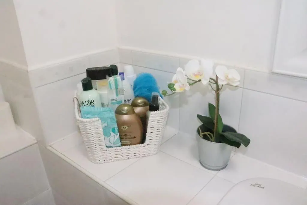 Skyline Haven - Modern 2Br Free Parking & 4Ktv Apartment London United Kingdom