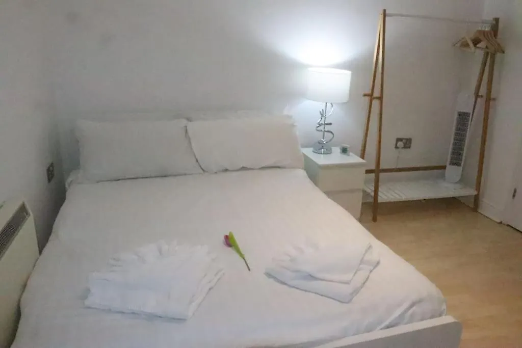 Skyline Haven - Modern 2Br Free Parking & 4Ktv Apartment London United Kingdom